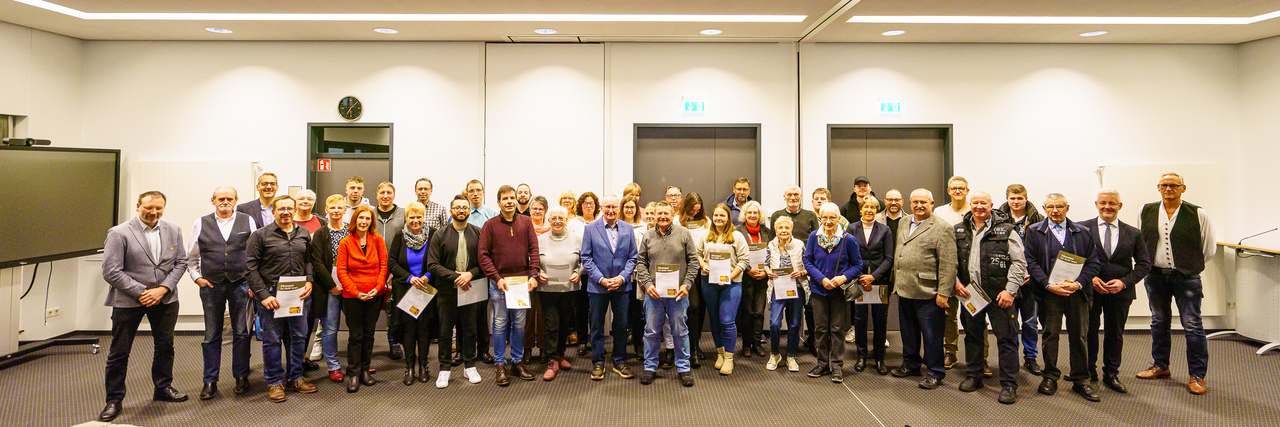 Gruppenbild Verleihung der Ehrenamtskarten